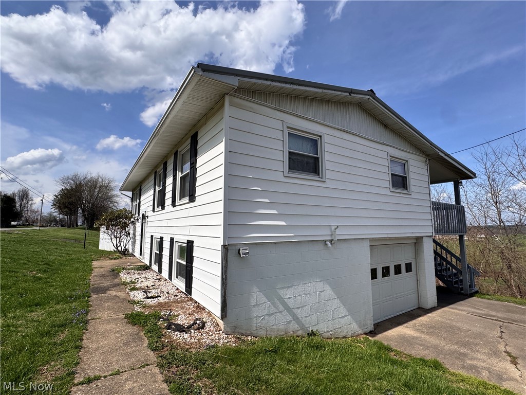 60945 Sandy Ridge Road Barnesville, OH 43713 - Photo 4 of 26