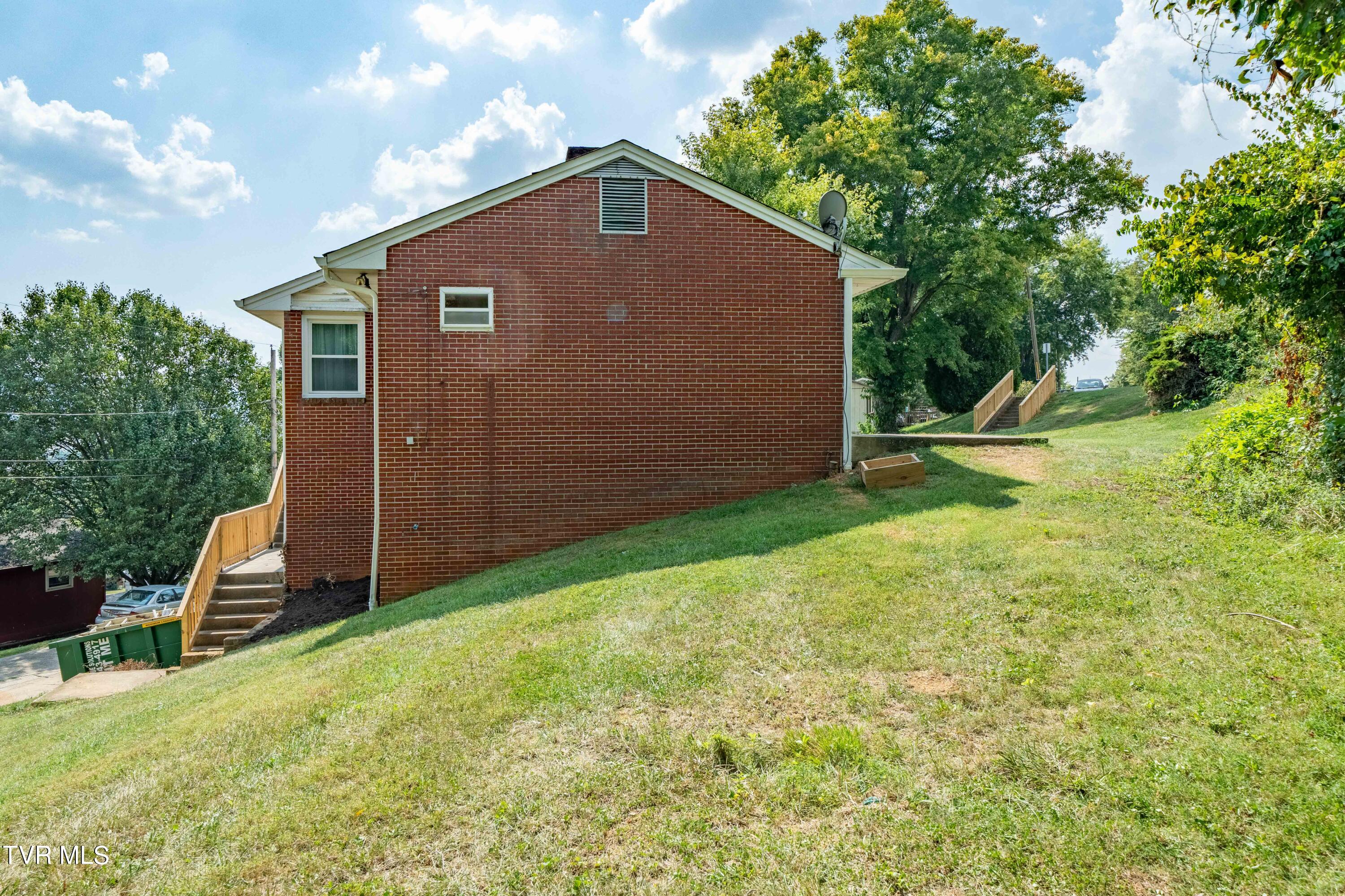 529 Bays View Road Kingsport, TN 37660 - Photo 12 of 52 529 Bays View Rd (11 of 52)