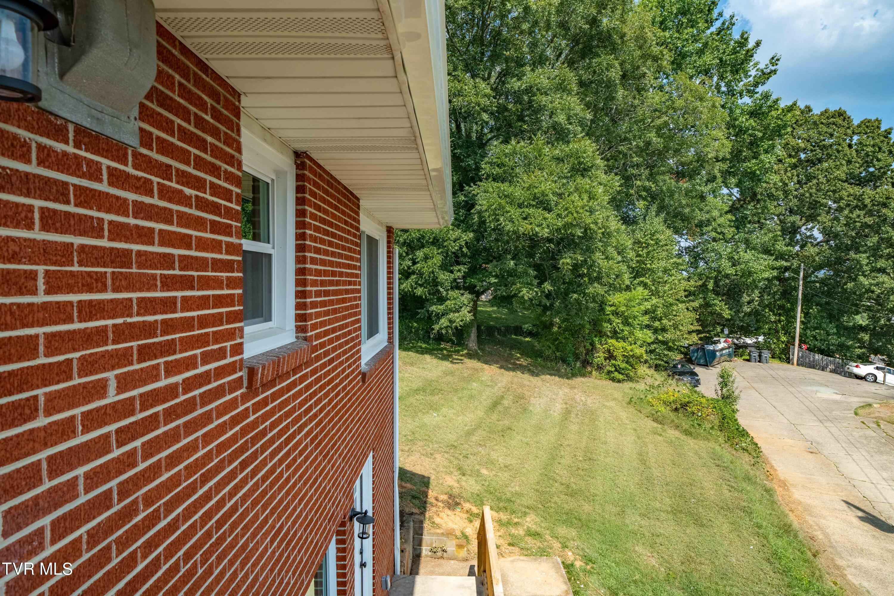 529 Bays View Road Kingsport, TN 37660 - Photo 17 of 52 529 Bays View Rd (16 of 52)