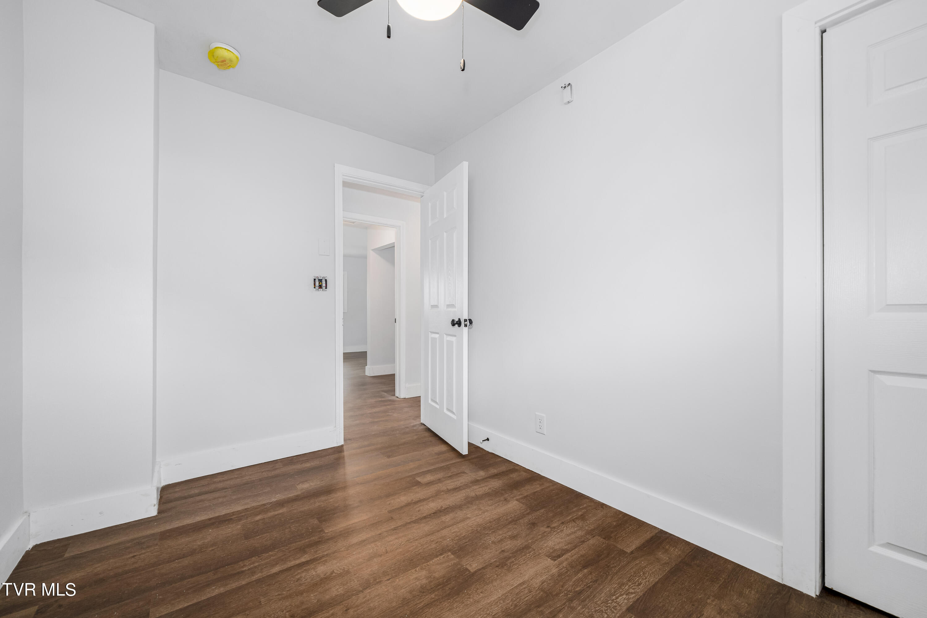 529 Bays View Road Kingsport, TN 37660 - Photo 33 of 52 529 Bays View Rd (32 of 52)