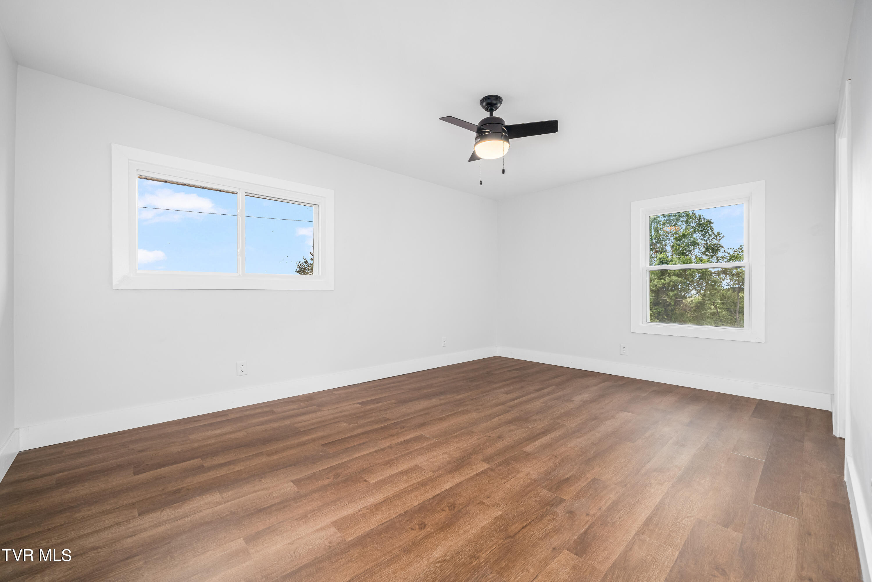529 Bays View Road Kingsport, TN 37660 - Photo 37 of 52 529 Bays View Rd (36 of 52)