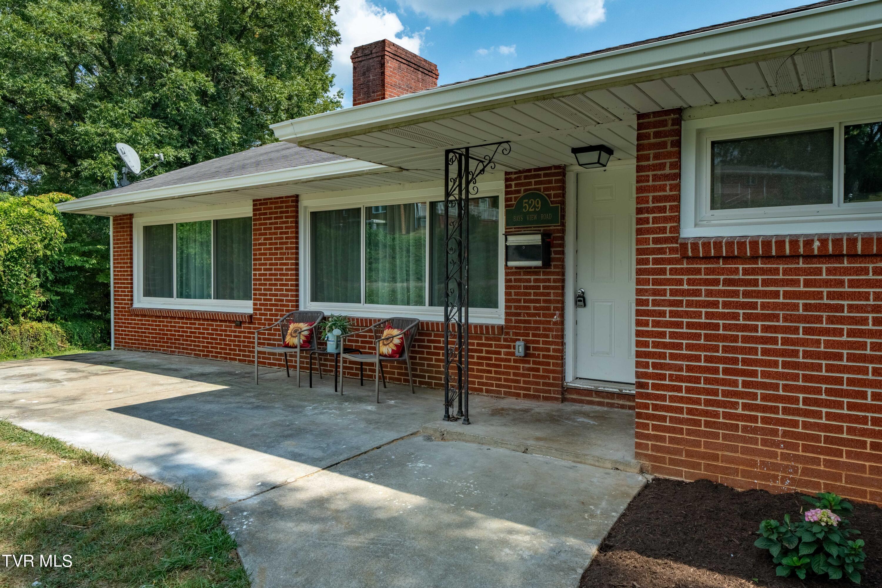 529 Bays View Road Kingsport, TN 37660 - Photo 7 of 52 529 Bays View Rd (6 of 52)