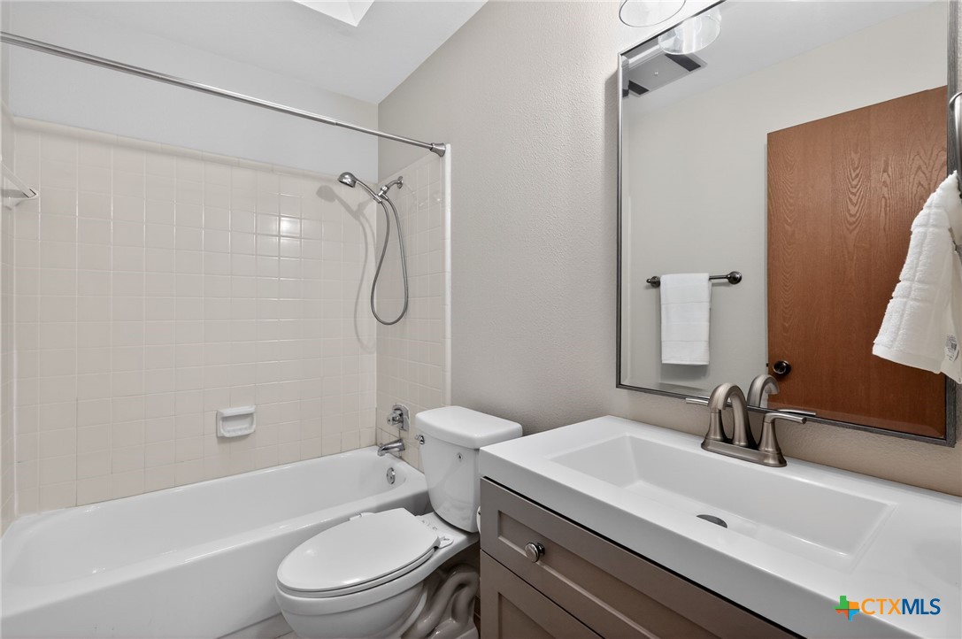1719 Ridgeway Drive Temple, TX 76502 - Photo 18 of 28 Hall bathroom with lots of natural light