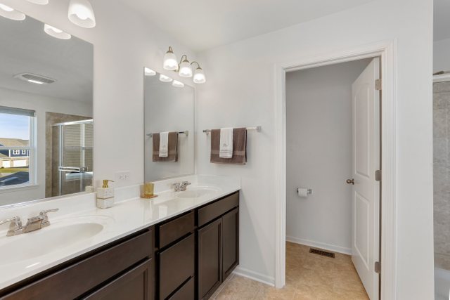 2052 Rownham Hill Road New Lenox, IL 60451 - Photo 14 of 28
