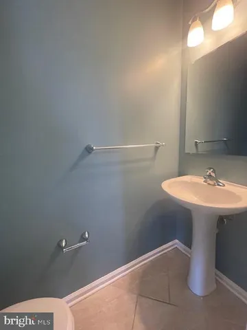 $2,395 | 19 Sir Thomas Lane, Newark, DE 19702