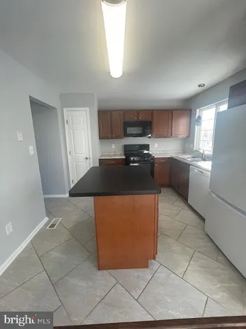 $2,395 | 19 Sir Thomas Lane, Newark, DE 19702