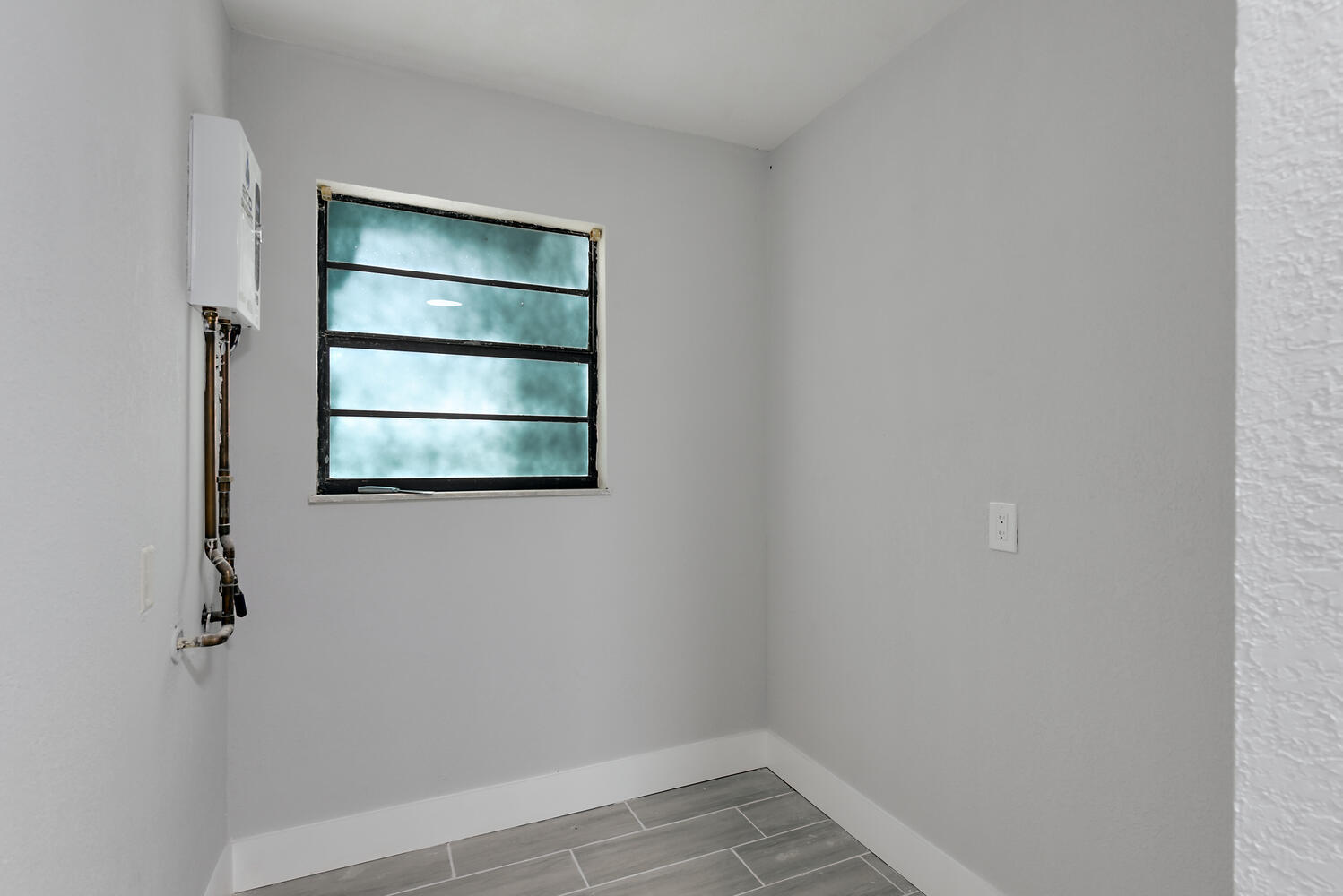 8587 Southwest 18th Avenue Stuart, FL 34997 - Photo 18 of 39 a view of a small space