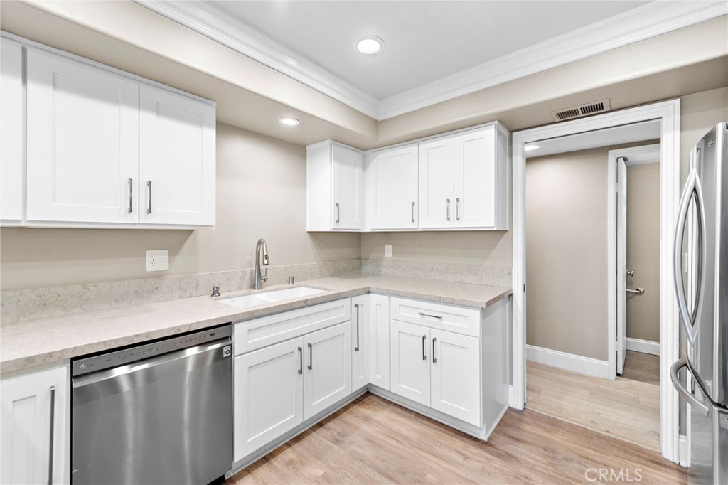 8 Rocky Glen Irvine, CA 92603 - Photo 11 of 29