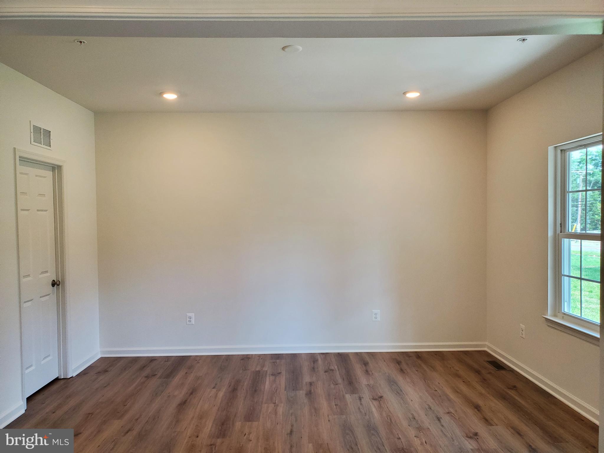 1380 Odenton Road Odenton, MD 21113 - Photo 4 of 43 Living Room