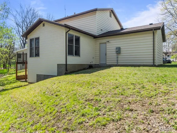 $425,000 | 1802 Chelmsford Drive, St. Louis, MO 63146