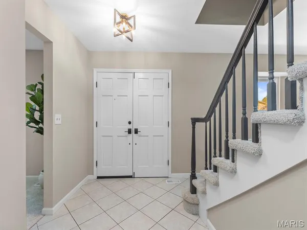 $425,000 | 1802 Chelmsford Drive, St. Louis, MO 63146