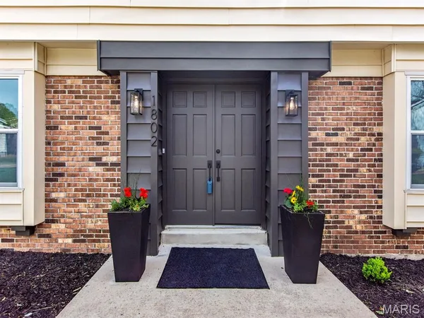 $425,000 | 1802 Chelmsford Drive, St. Louis, MO 63146