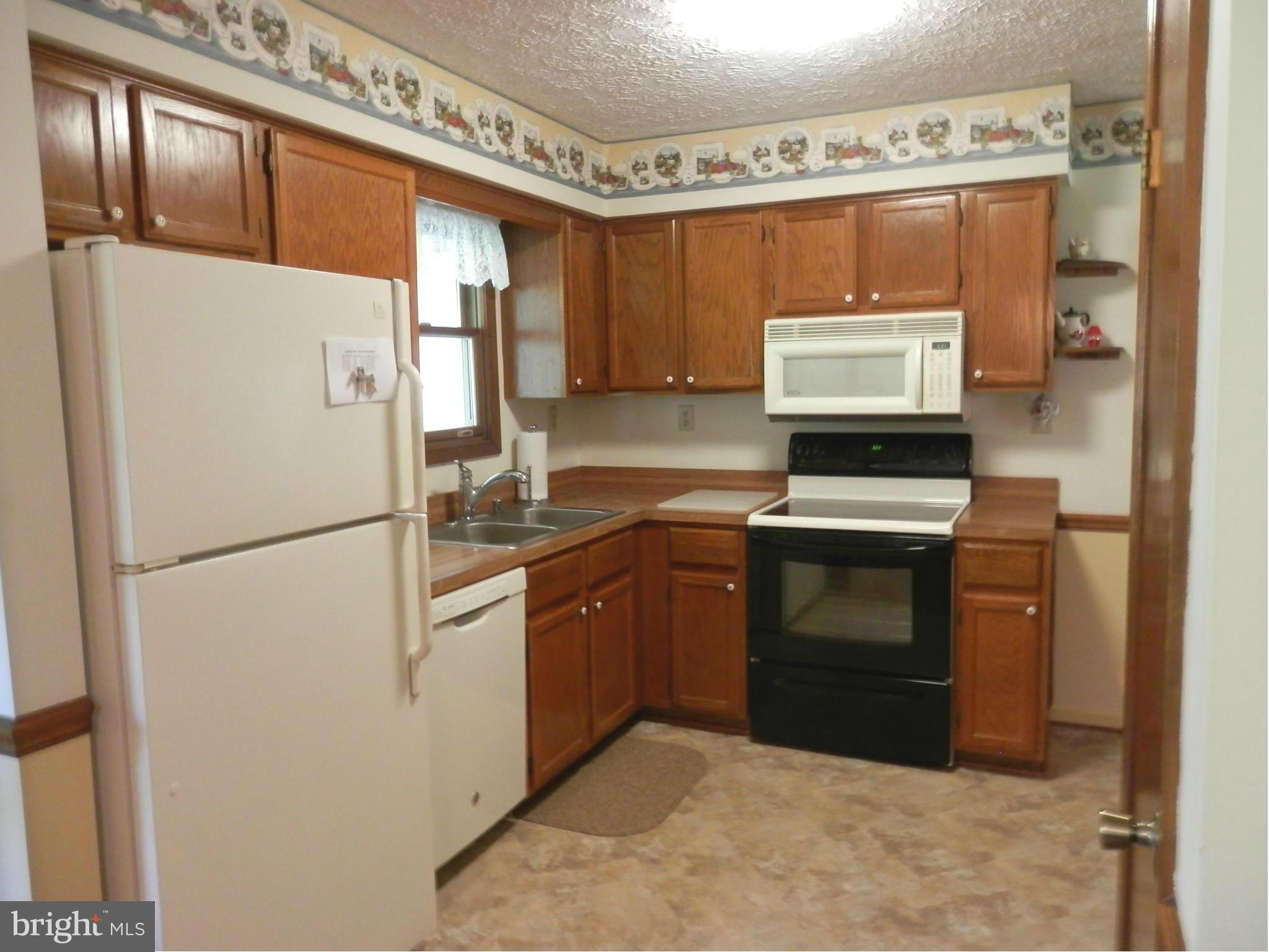 4673 Babylon Road Taneytown, MD 21787 - Photo 8 of 17 Kitchen w all appliances
