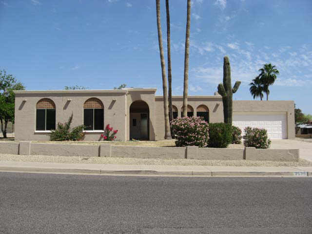 2530 East Mountain View Road Phoenix, AZ 85028 - Photo 1 of 5 Primary Photo