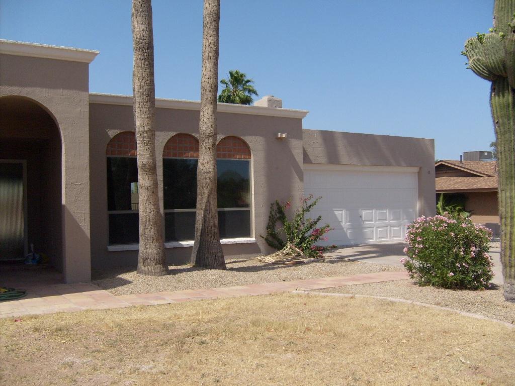 2530 East Mountain View Road Phoenix, AZ 85028 - Photo 4 of 5 Front