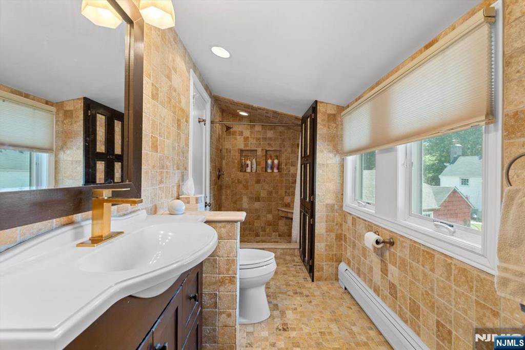 694 Sunset Road Teaneck, NJ 07666 - Photo 15 of 30