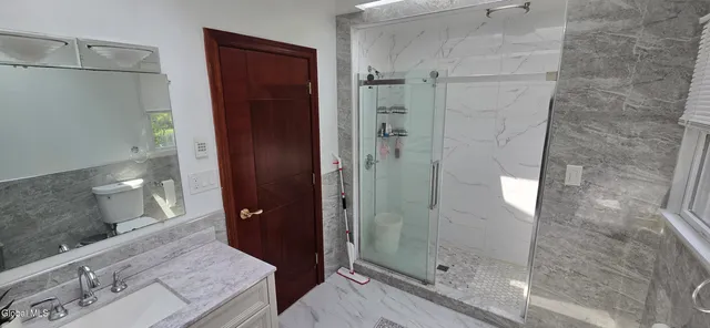 $449,900 | 16 Warwick Way, Niskayuna, NY 12309