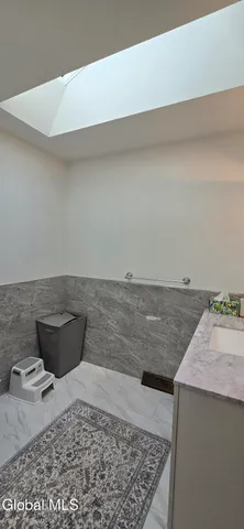 $449,900 | 16 Warwick Way, Niskayuna, NY 12309