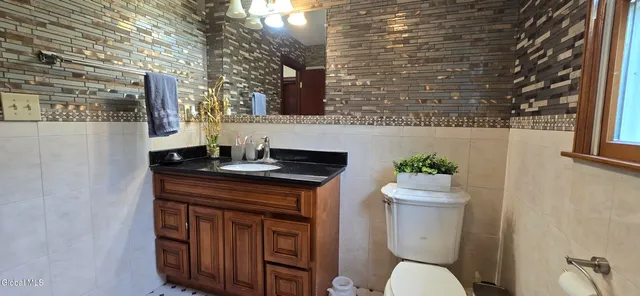 $449,900 | 16 Warwick Way, Niskayuna, NY 12309