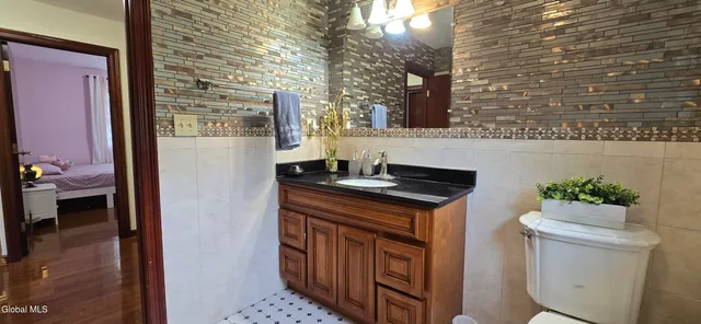 $449,900 | 16 Warwick Way, Niskayuna, NY 12309