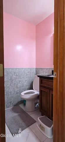 $449,900 | 16 Warwick Way, Niskayuna, NY 12309