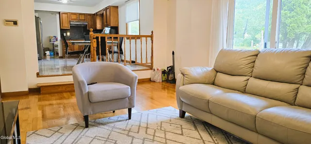 $449,900 | 16 Warwick Way, Niskayuna, NY 12309