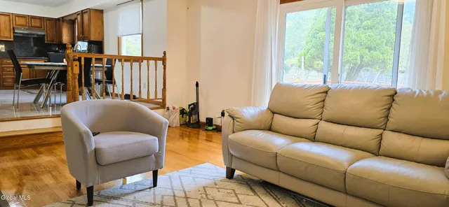 $449,900 | 16 Warwick Way, Niskayuna, NY 12309