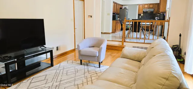 $449,900 | 16 Warwick Way, Niskayuna, NY 12309