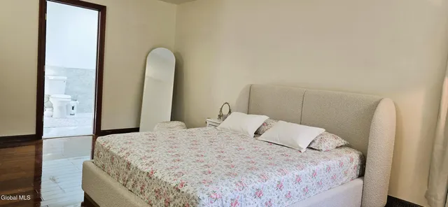 $449,900 | 16 Warwick Way, Niskayuna, NY 12309