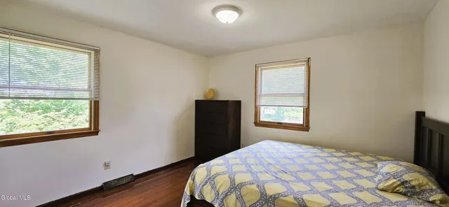 $449,900 | 16 Warwick Way, Niskayuna, NY 12309