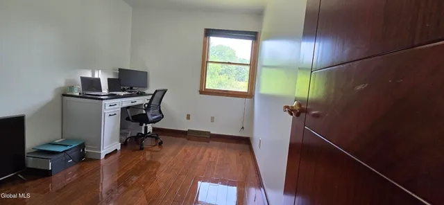 $449,900 | 16 Warwick Way, Niskayuna, NY 12309