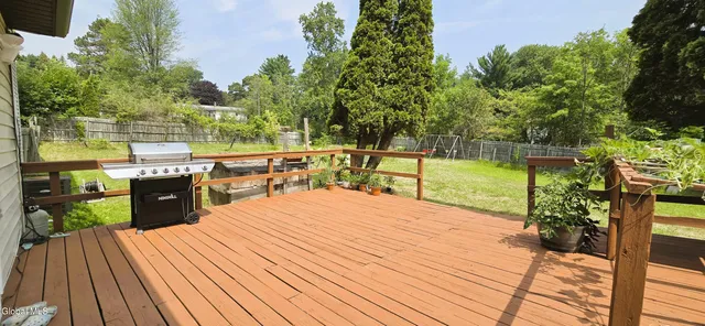 $449,900 | 16 Warwick Way, Niskayuna, NY 12309