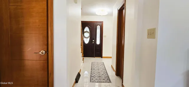 $449,900 | 16 Warwick Way, Niskayuna, NY 12309