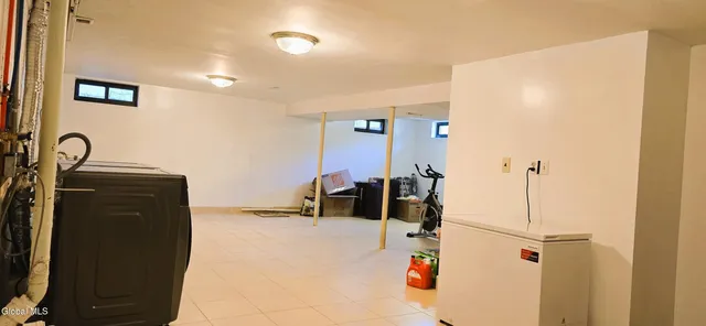 $449,900 | 16 Warwick Way, Niskayuna, NY 12309