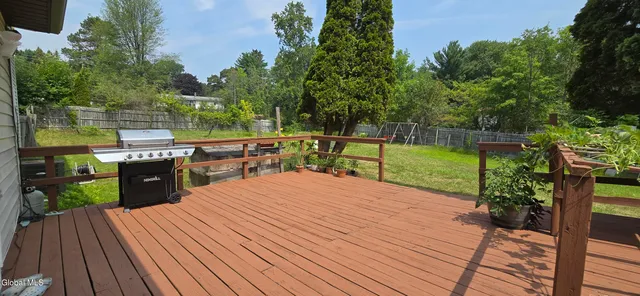 $449,900 | 16 Warwick Way, Niskayuna, NY 12309