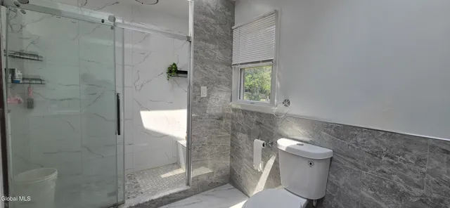 $449,900 | 16 Warwick Way, Niskayuna, NY 12309