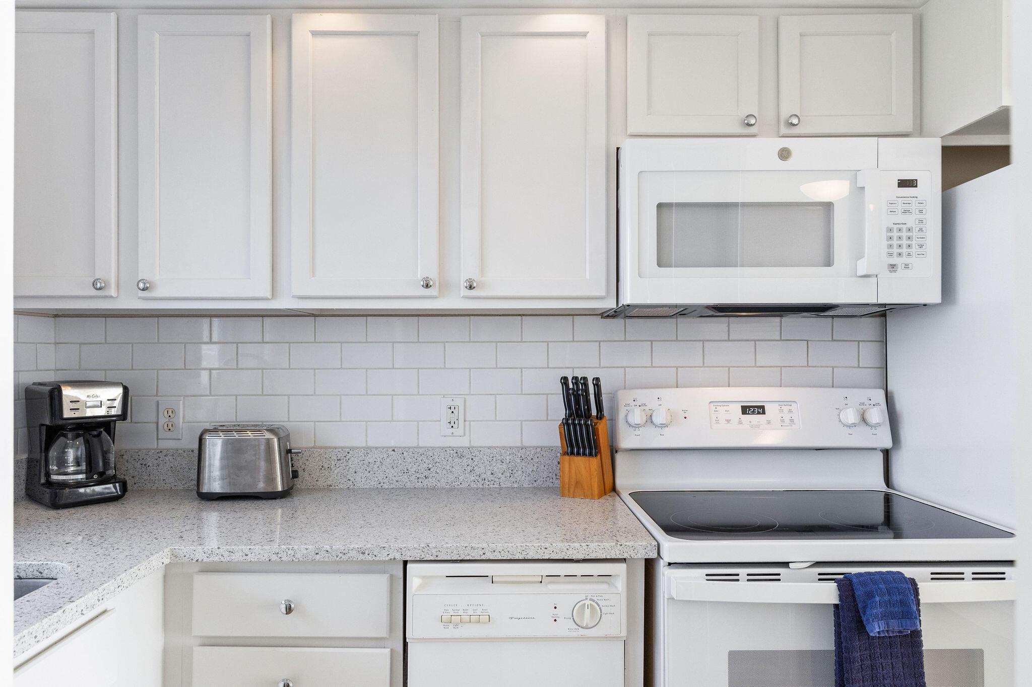 496 Shore Road, Unit 10 Truro, MA 02666 - Photo 13 of 18 496ShoreRdU10-26