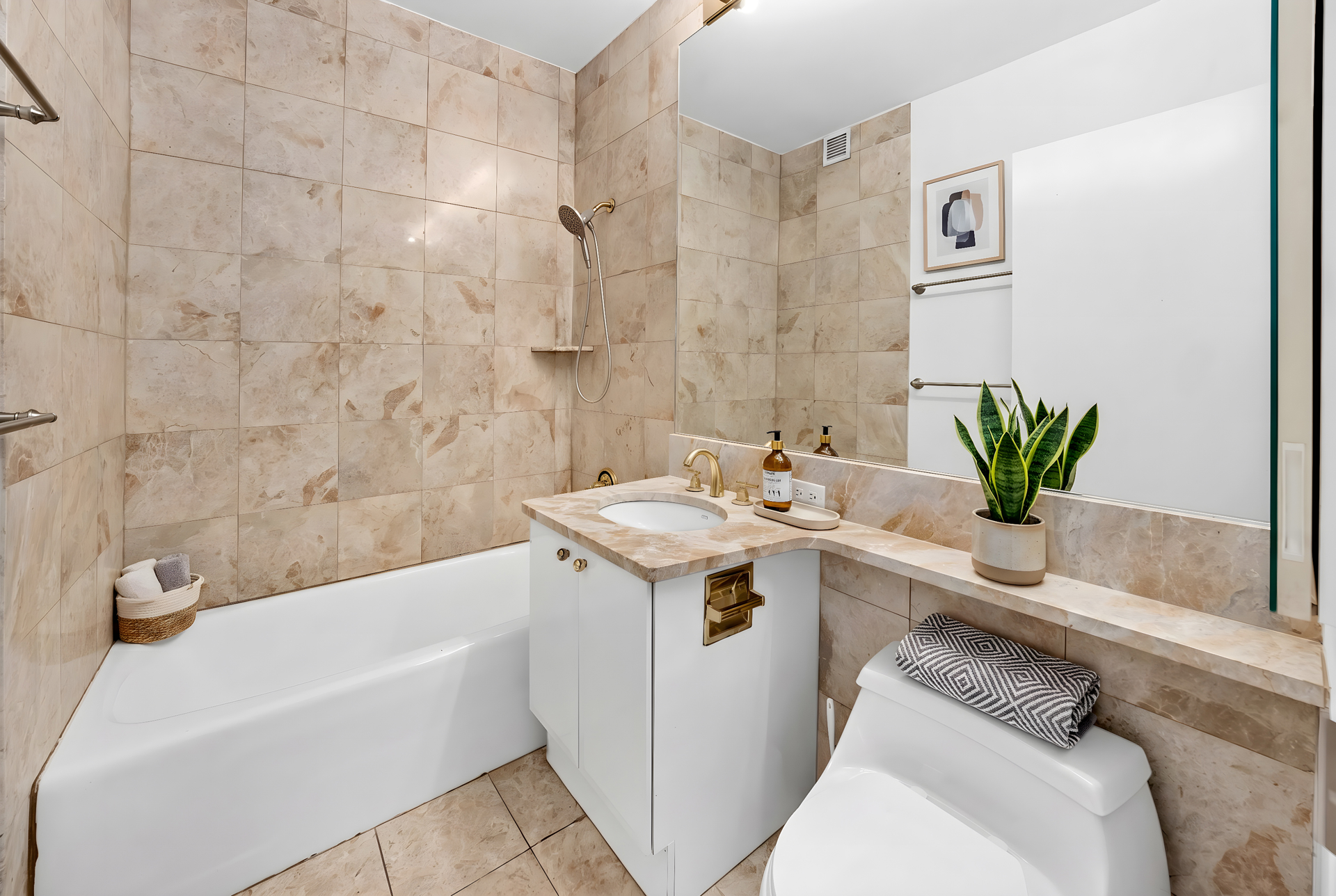 200 Riverside Boulevard, Unit 16E Manhattan, NY 10069 - Photo 8 of 9