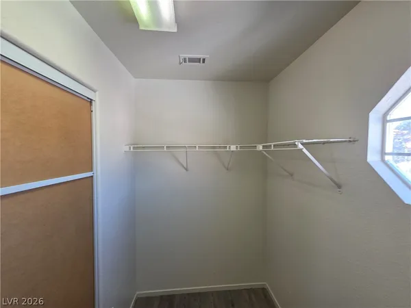 $1,725 | 8829 Cornwall Glen Avenue, Las Vegas, NV 89129