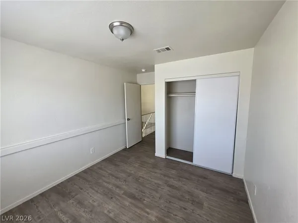 $1,725 | 8829 Cornwall Glen Avenue, Las Vegas, NV 89129