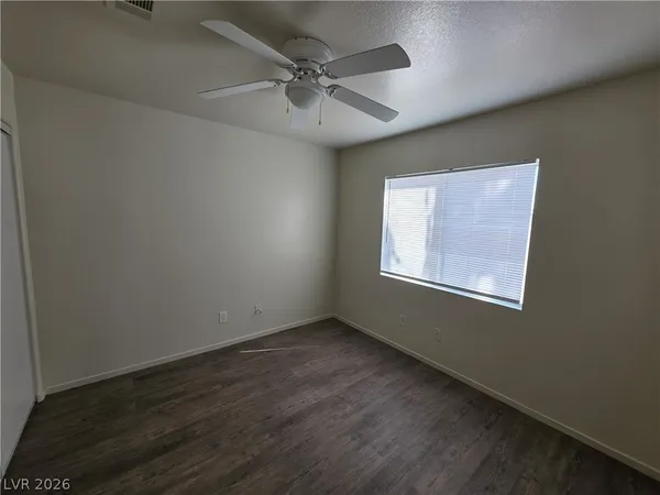 $1,725 | 8829 Cornwall Glen Avenue, Las Vegas, NV 89129