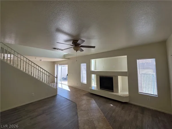 $1,725 | 8829 Cornwall Glen Avenue, Las Vegas, NV 89129