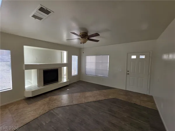 $1,725 | 8829 Cornwall Glen Avenue, Las Vegas, NV 89129