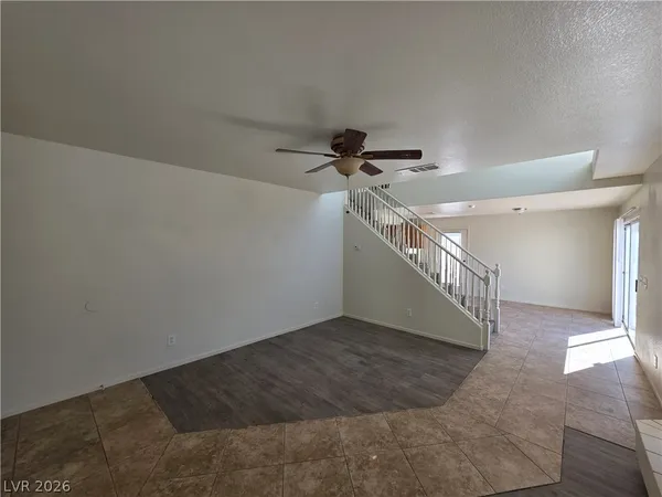 $1,725 | 8829 Cornwall Glen Avenue, Las Vegas, NV 89129
