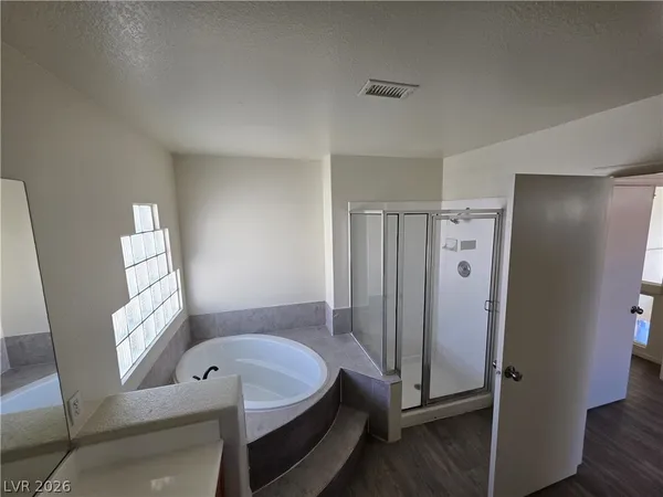 $1,725 | 8829 Cornwall Glen Avenue, Las Vegas, NV 89129