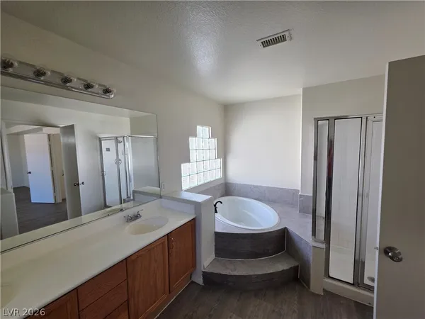 $1,725 | 8829 Cornwall Glen Avenue, Las Vegas, NV 89129