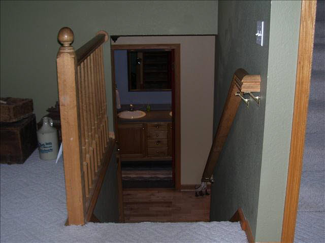 2866 West Erie Road Temperance, MI 48182 - Photo 13 of 18 Stairway