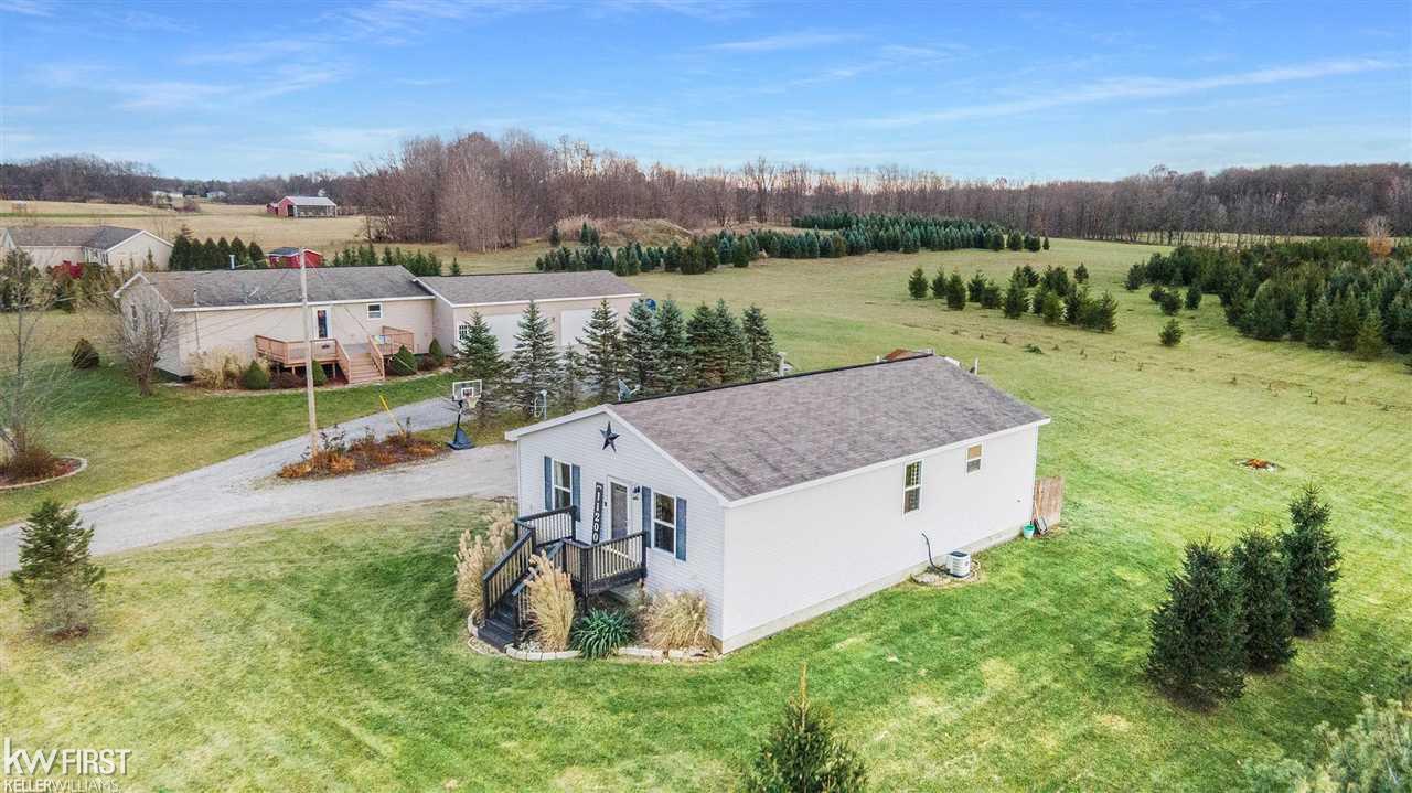 11200 East Stanley Road Davison, MI 48423 - Photo 31 of 41 50062215-30.JPG
