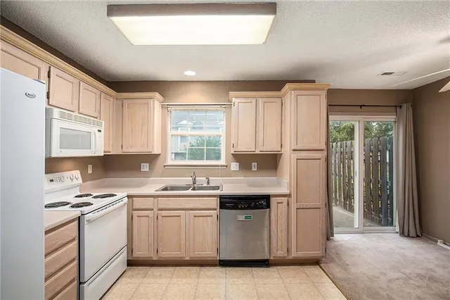 $199,900 | 1412 Southeast Lexington Avenue, Lee's Summit, MO 64081