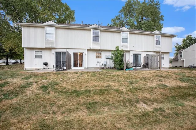 $199,900 | 1412 Southeast Lexington Avenue, Lee's Summit, MO 64081